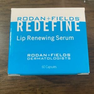Lip renewing serum